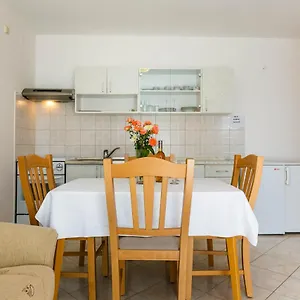 Apartmani Luka Apartman